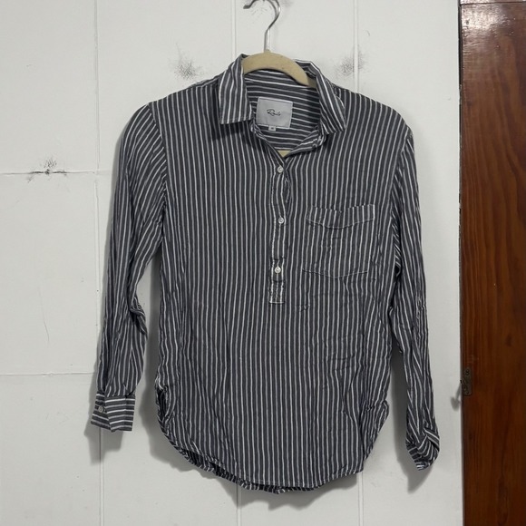 Rails Tops - Rails Womens XS Gray White Striped Rayon Popover Button‎ Down Long Sleeve Shirt